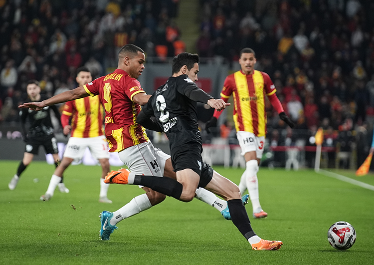 Göztepe Liderden 8 Puan Uzakta